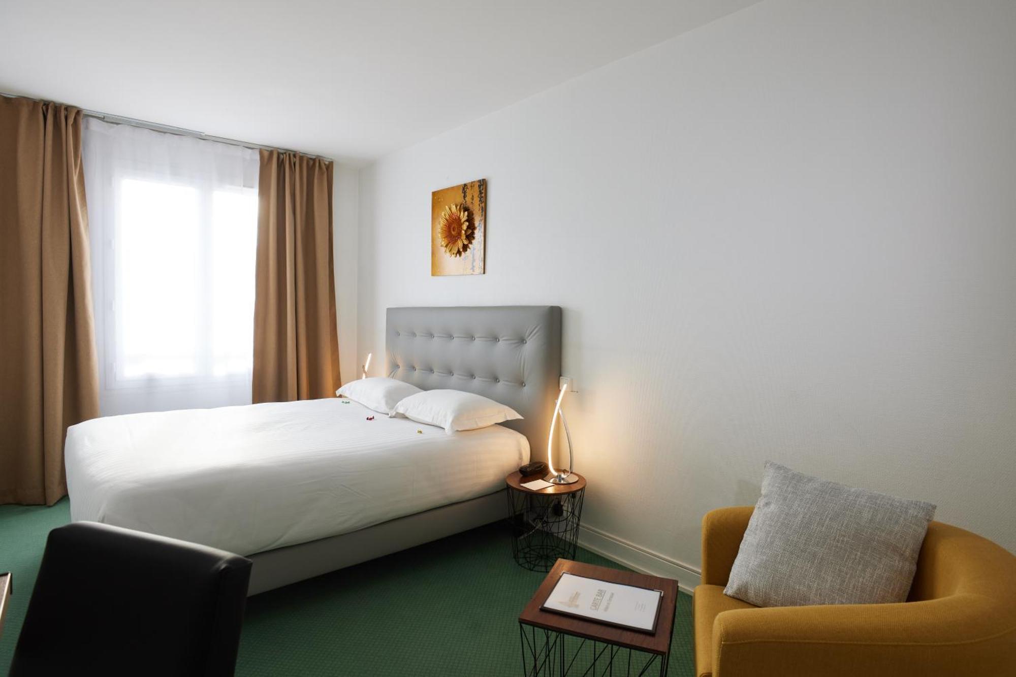 Hotel Le Beffroi Dreux Exterior photo