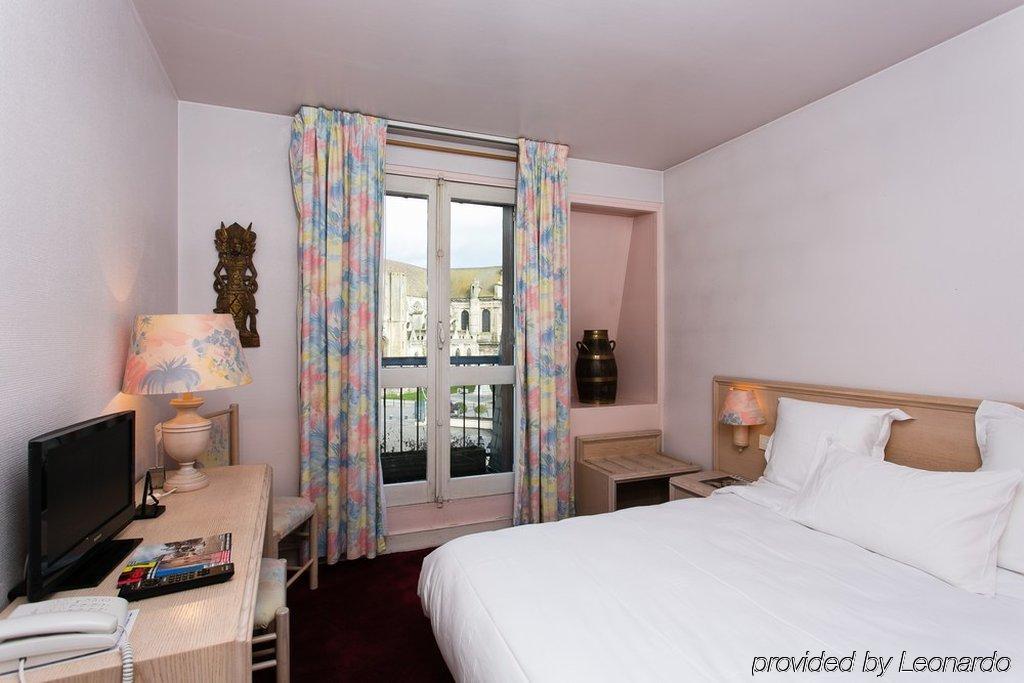 Hotel Le Beffroi Dreux Exterior photo